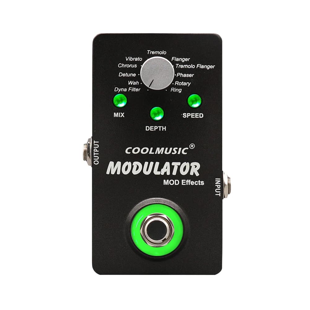 Pedal de efeitos digitais COOLMUSIC Modulator MOD Effects com botões verdes e botão central verde e preto.