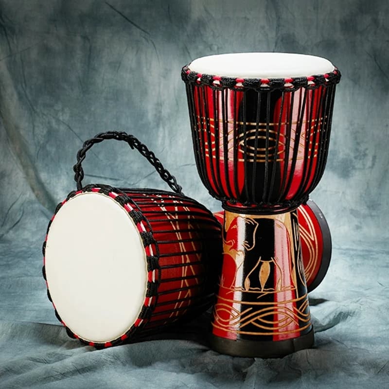 Tambores africanos de madeira com pele de cabra, 8 e 10 polegadas, com detalhes dourados e vermelhos.