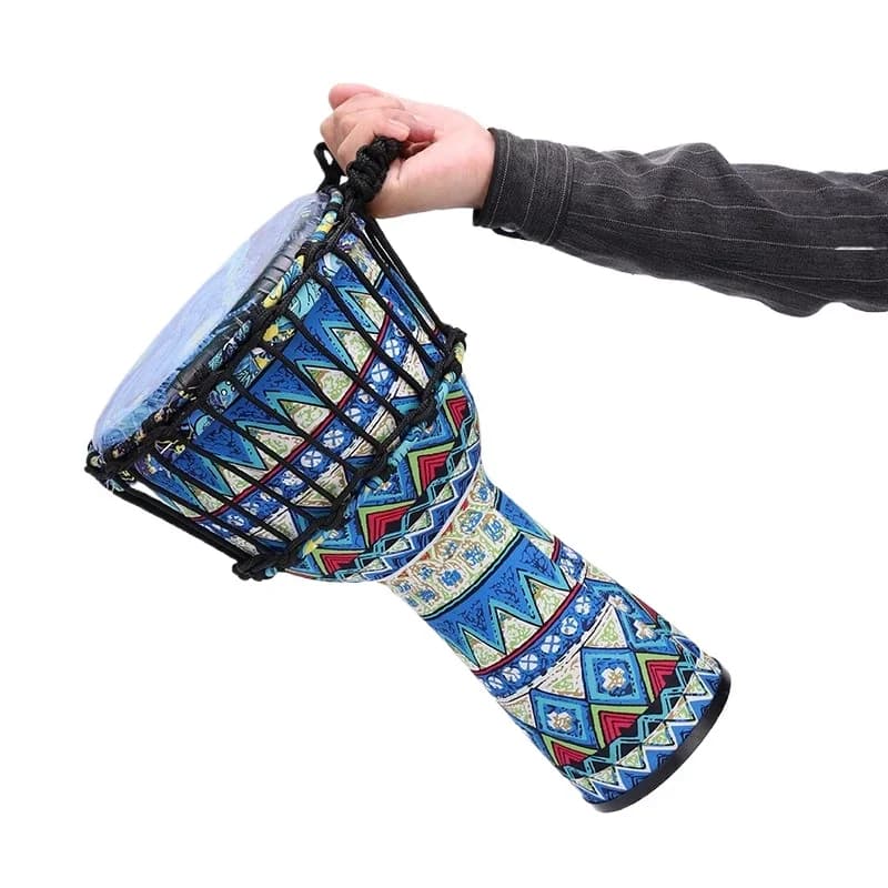 Tambor djembe de 8 polegadas com design geométrico colorido, azul e multicolorido.
