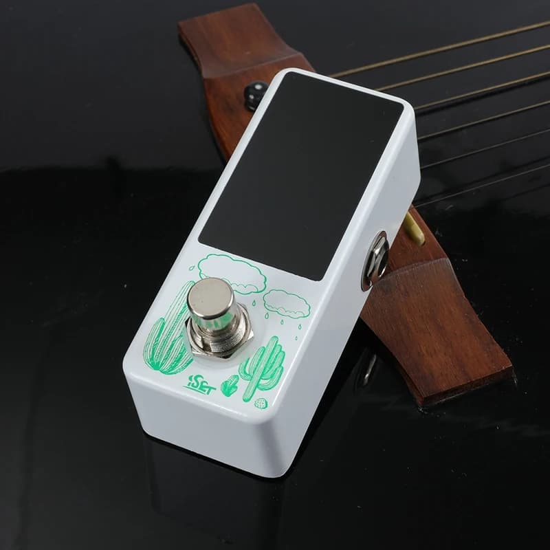 Pedal afinador de guitarra branco ISET com display LCD e botão prateado