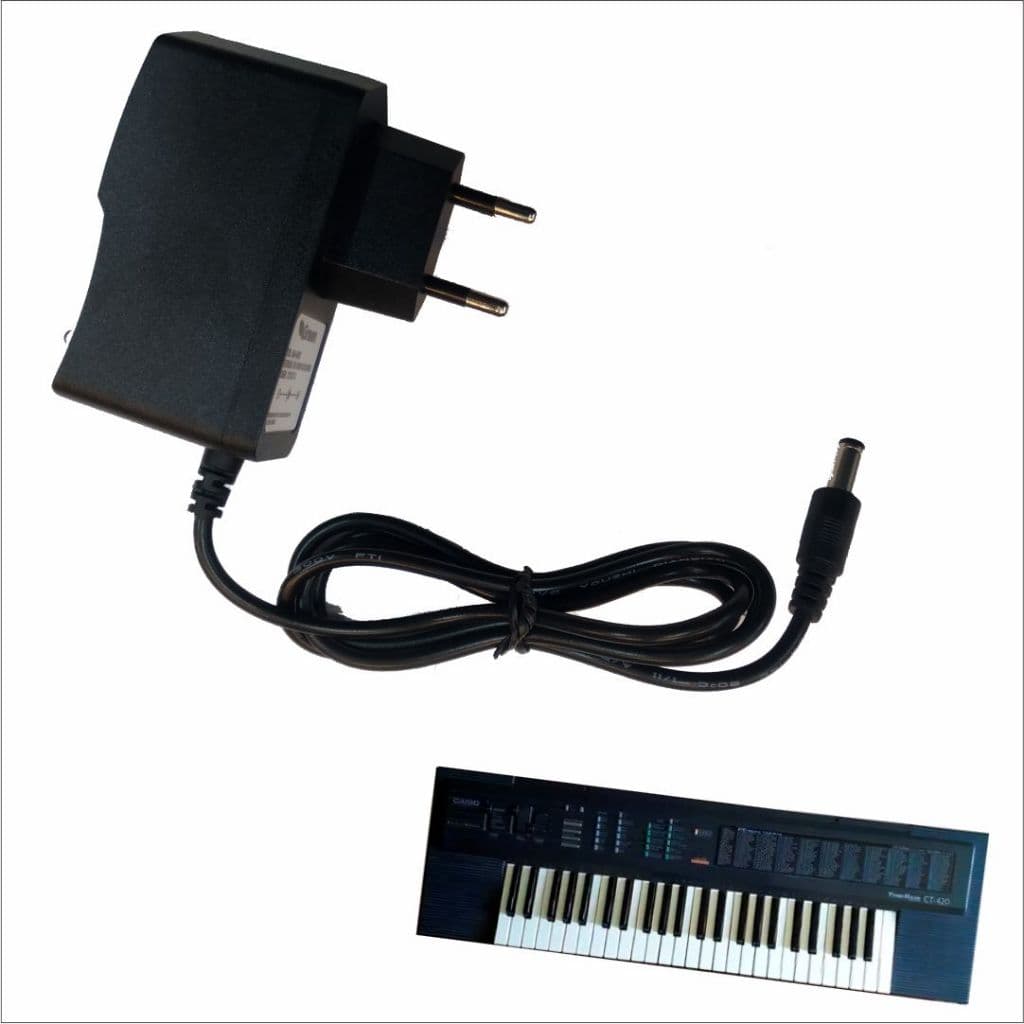 Fonte de Alimentação Casio CT-420 com teclado conectado, fundo branco