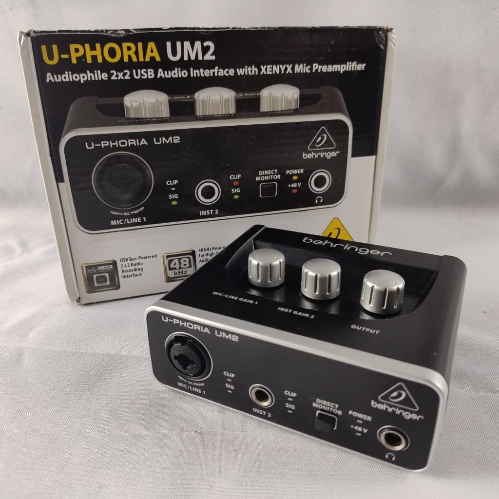 INTERFACE DE AUDIO BEHRINGER - U-PHORIA UM2 (AUDIOPHILE 2X2 USB AUDIO INTERFACE COM XENYX MIC PREAMPLIFIER)