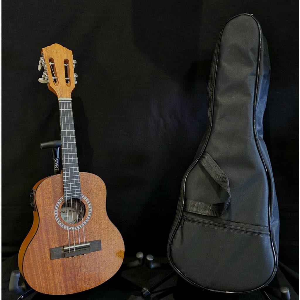 Cavaco/Cavaquinho Elétrico Mahogany VCC-630OEQ MH Vogga + Capa Para Cavaco/ Cavaquinho Luxo C&D