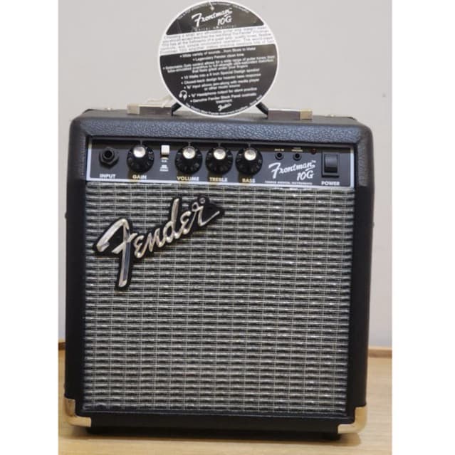 Amplificador de guitarra Fender Frontman 10G em preto e cinza com controles visíveis