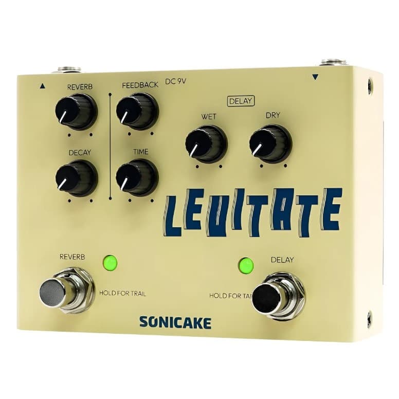 Pedal de guitarra digital Sonicake Levitate, controles com botões pretos e verdes, texto azul.