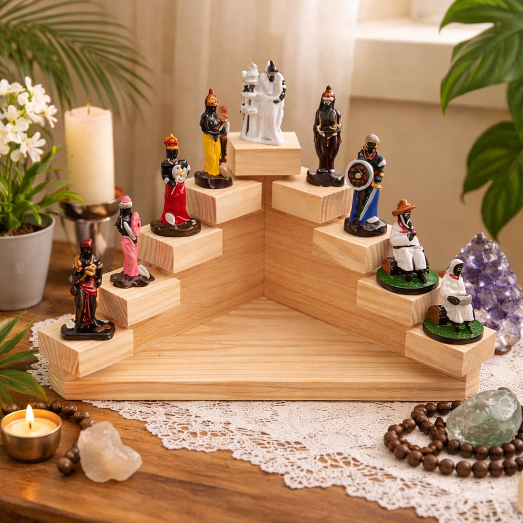 Kit Altar Umbanda com Escadas em Madeira + 9 Mini Imagens Santos Orixás | Conga Candomblé Axé