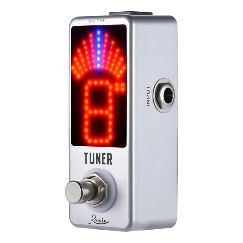 Pedal afinador eletrônico Rowin LT-910 com display LED mostrando o número 8, botão de ajuste e palavra TUNER.