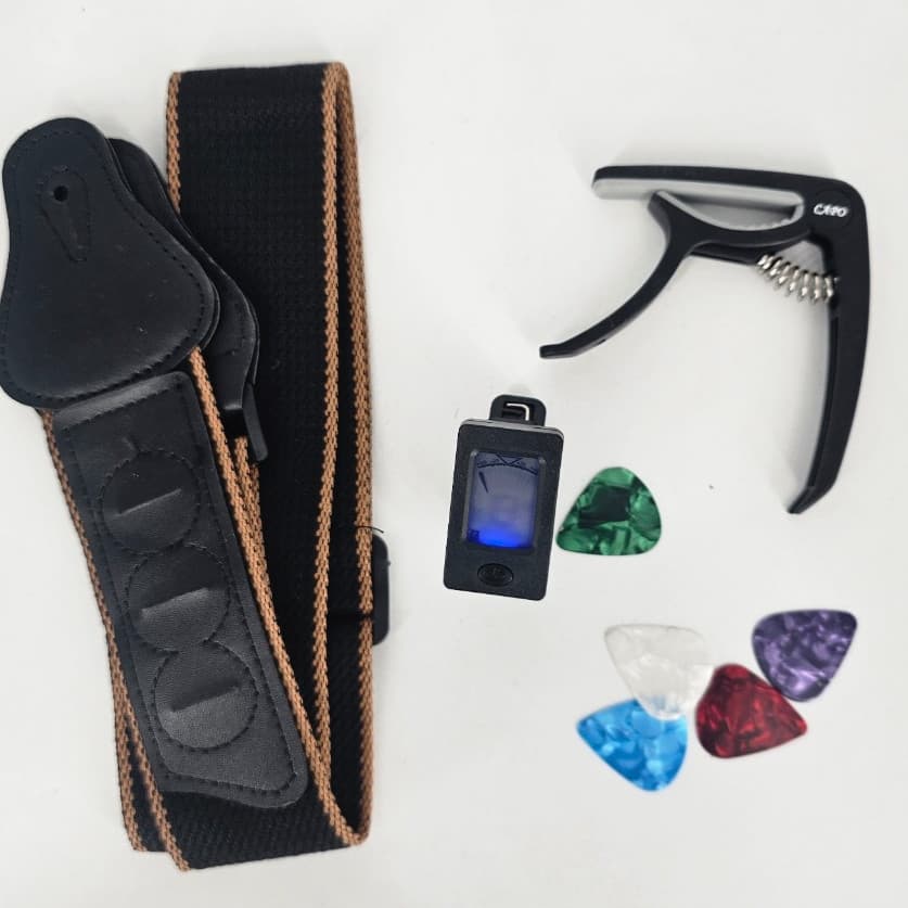 Kit 4 em 1 para Violão e Guitarra com Correia, Capotraste, Afinador Digital e Palhetas Coloridas
