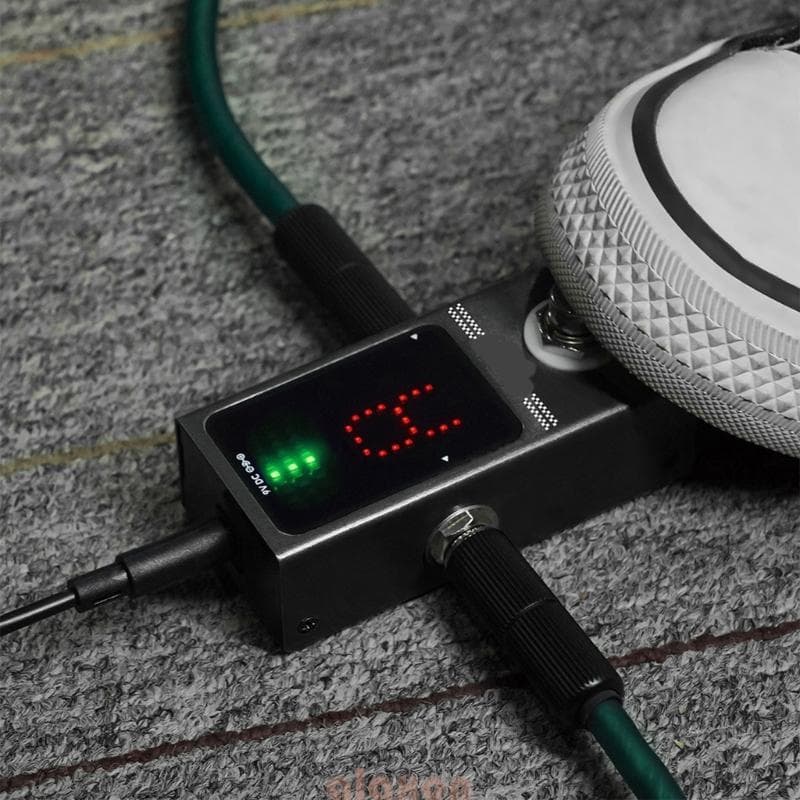 Pedal de efeitos para guitarra compacto com display digital