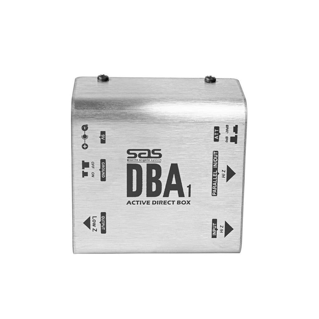 Caixa Direta Ativa Santo Angelo Modelo DBA1, frontal, em fundo branco, com etiquetas e botões visíveis.
