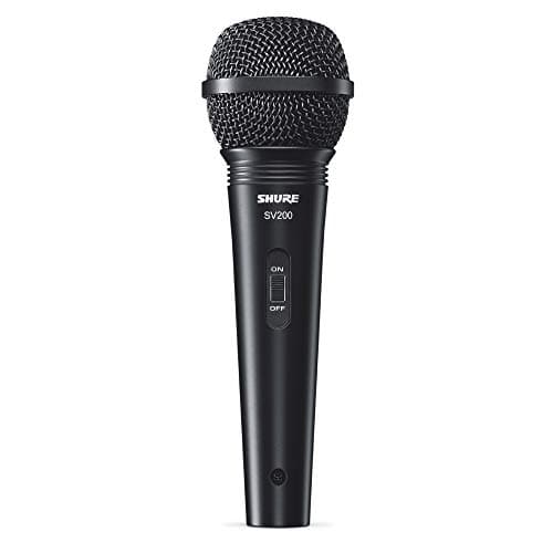 Microfone de mão Shure SV200 preto contra fundo branco, botão liga/desliga visível