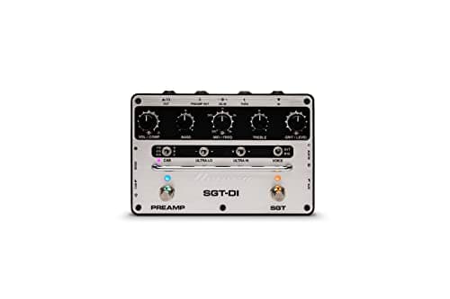 Pré-amplificador de baixo Ampeg SGTDI em fundo branco, controles de volume e tonalidade, botões de seleção de modos.