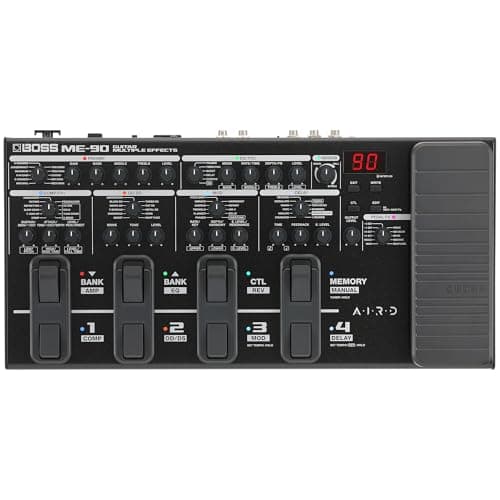 Pedaleira multiefeitos de guitarra Boss ME-90 em fundo branco, com painel preto e controles rotulados.