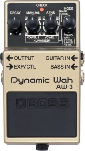 Pedal BOSS AW-3 Dynamic Wah em fundo branco, mostrando botões e texto.