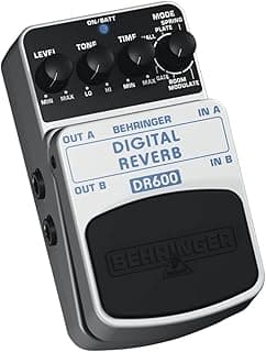 Pedal de reverb digital Behringer DR600, preto e prateado, com botões rotulados e texto destacado.