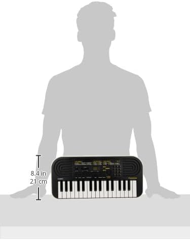 Teclado portátil Casio SA-51 H2 preto com 32 teclas em escala de tamanho humano, mostrando dimensões compactas.