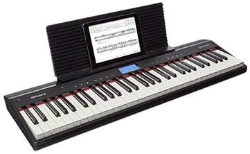 Teclado portátil Roland GO:Piano GO-61P com suporte para partituras e display digital