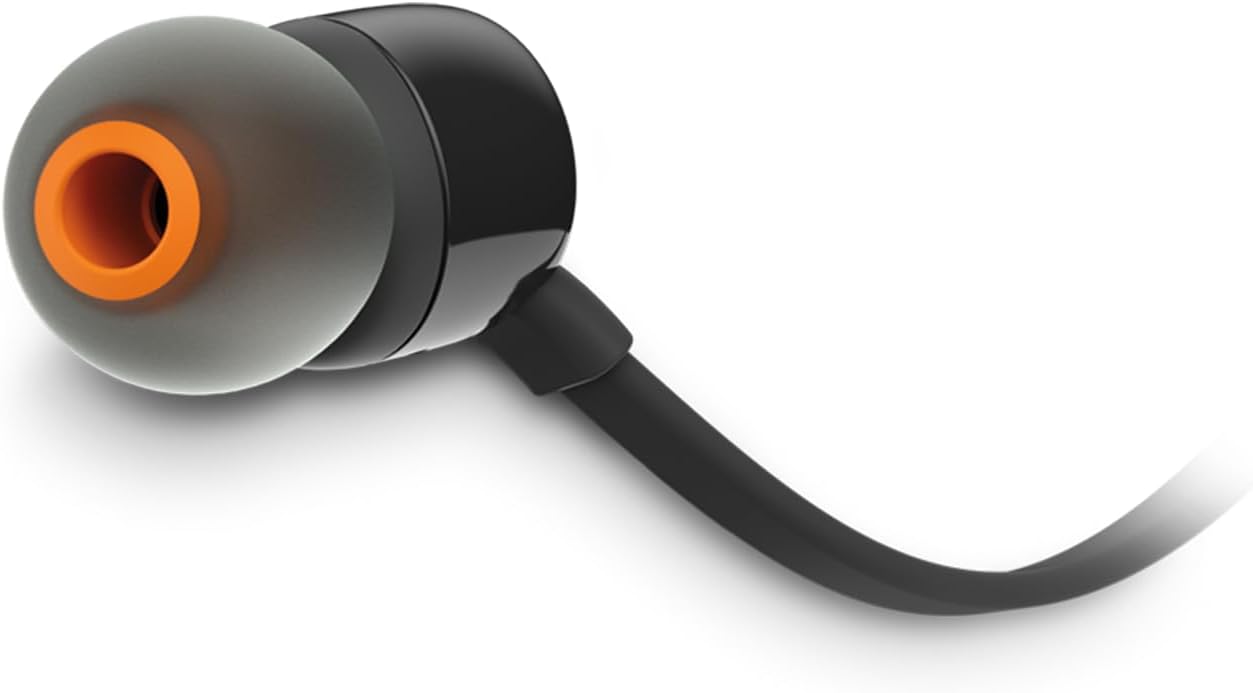 Detalhe do fone JBL T110 preto com ponteira de silicone laranja e cinza