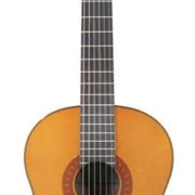 Violão acústico Yamaha C 70II natural com cordas de nylon, corpo claro e braço escuro.