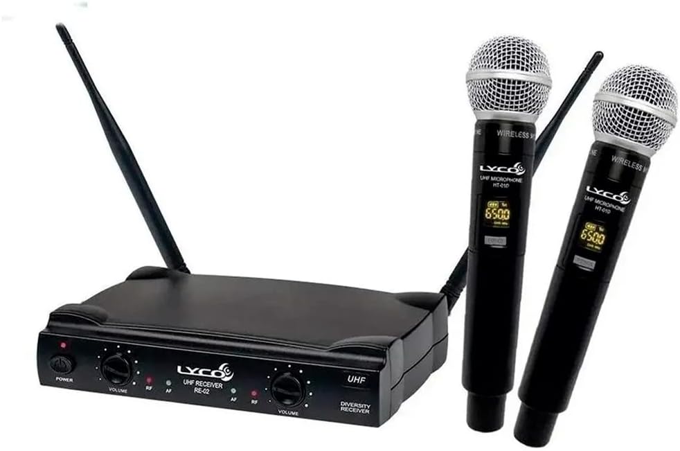 Receptor UHF Lyco UH-02MM preto com dois microfones sem fio profissionais pretos com detalhes em azul claro.