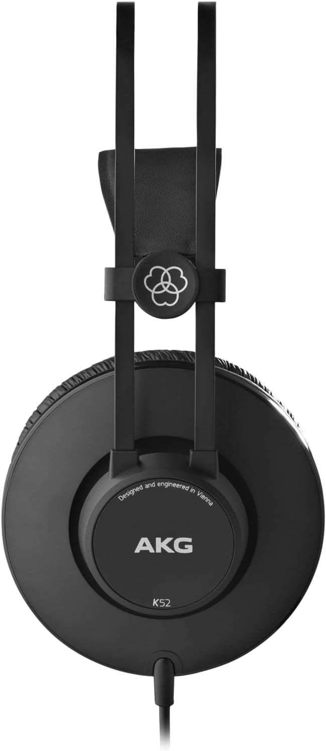 Lado direito do fone de ouvido AKG K52 circum-aural fechado com fio, preto.