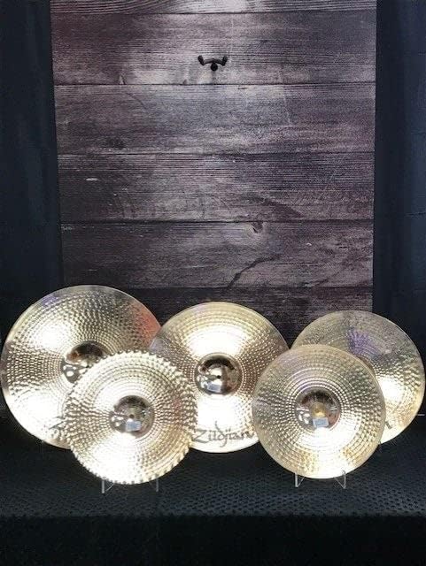 Kit com cinco pratos Zildjian S390 para bateria acabamento dourado polido.