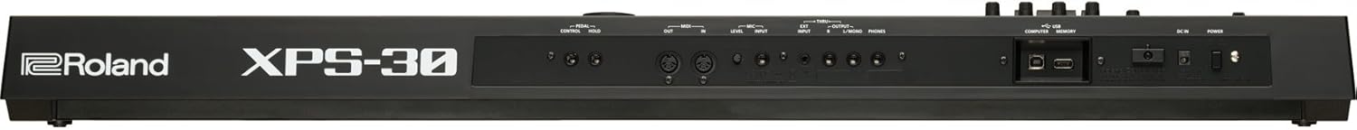 Painel traseiro do Roland XPS-30 com conexões MIDI, USB, pedal e áudio