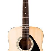 Violão Yamaha F 310 acústico folk natural com corpo claro e palheta preta