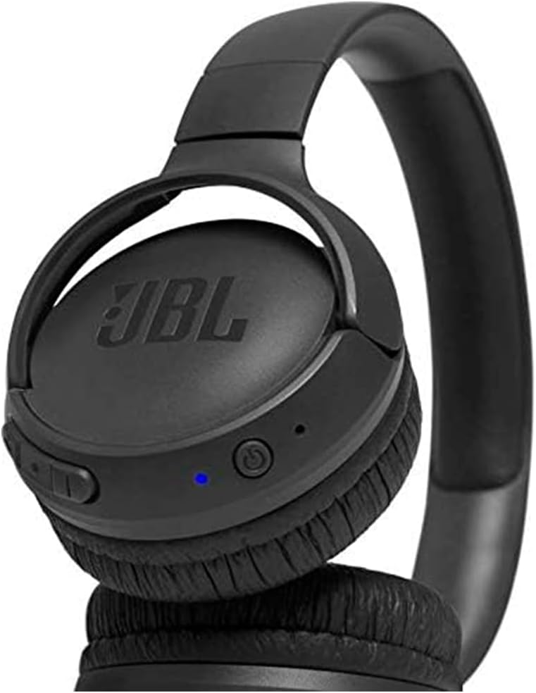 Fone JBL Tune 500BT preto com botões de controle e indicador de energia azul