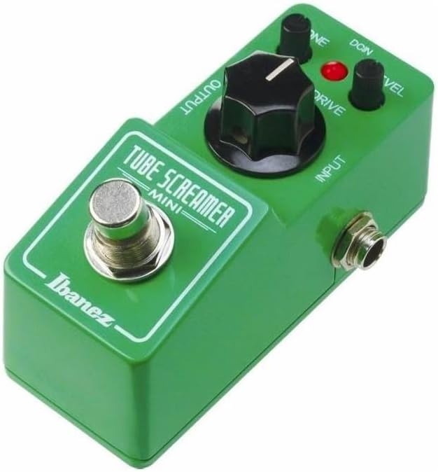 Pedal overdrive Ibanez Tube Screamer Mini verde para guitarra com controles Tone, Level e Overdrive, e footswitch metalizado.