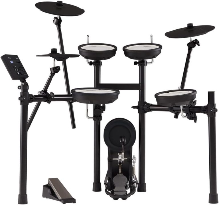 Roland TD-07KV bateria eletrônica preta com vários tambores, pratos, pedal e controle digital