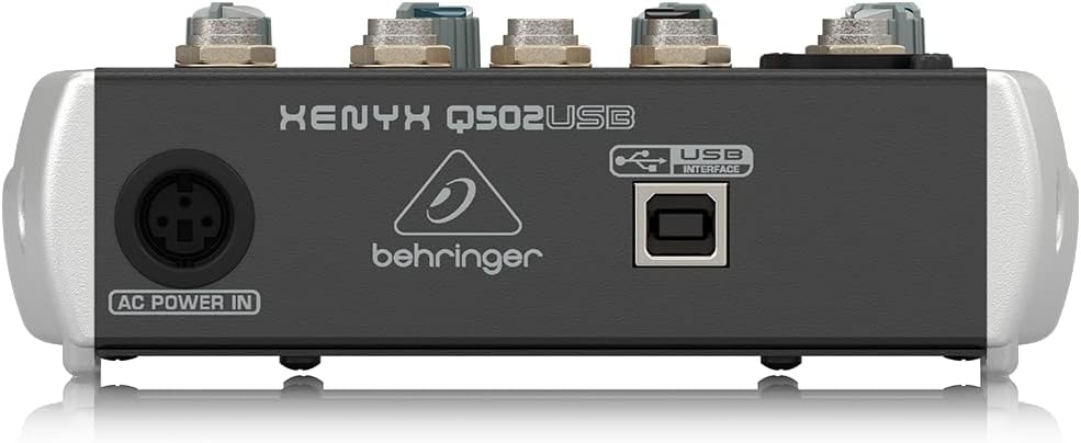 Behringer Xenyx Q502USB mixer analógico vista traseira com conexão USB e entrada de alimentação AC