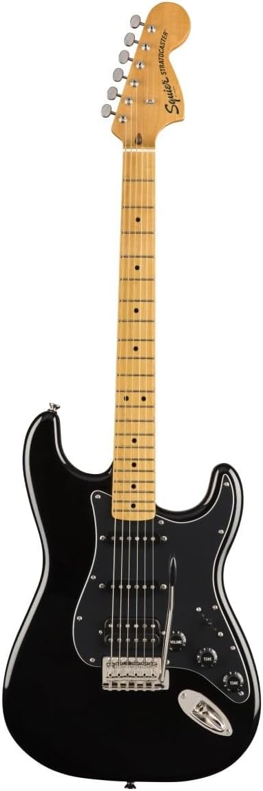 Guitarra elétrica Squier Classic Vibe '70s Stratocaster HSS preta vista frontalmente.