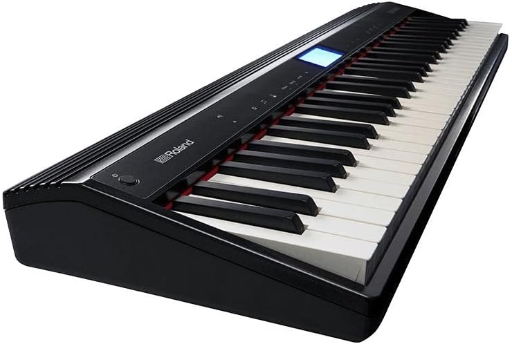 Close do teclado Roland GO:Piano GO-61P mostrando teclado e painel digital