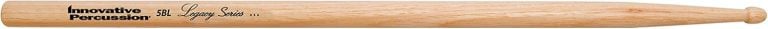 Baqueta longa para bateria acústica Innovative Percussion IP-L5BL Legacy Series com acabamento em madeira natural.