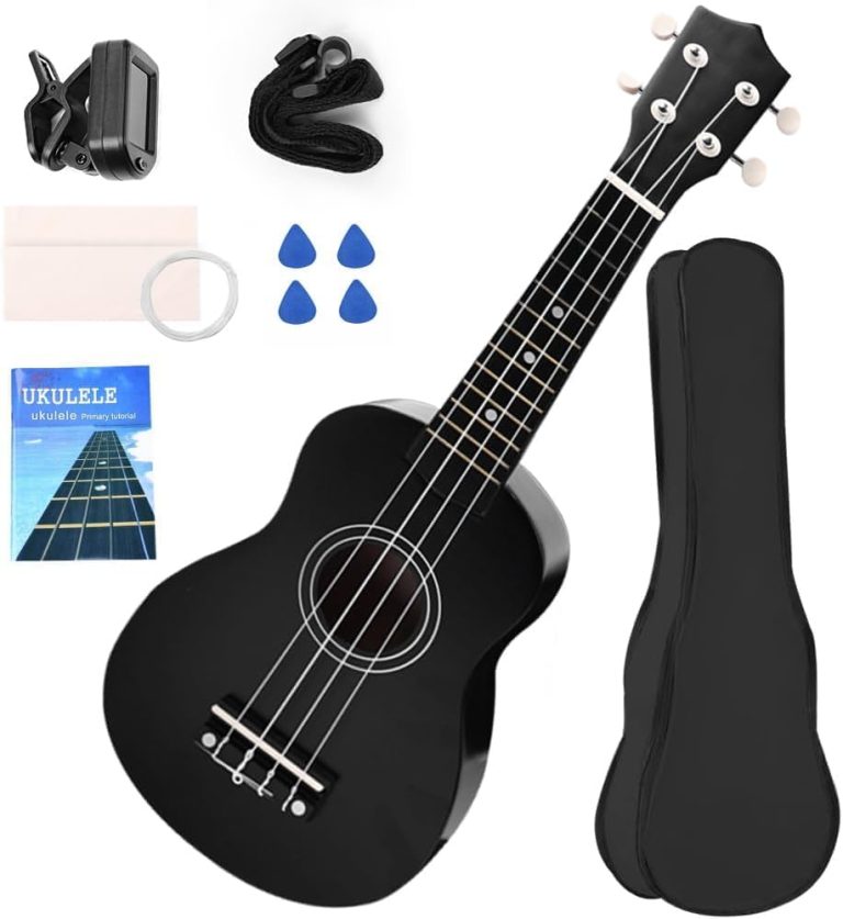 Ukulele soprano preto 21 polegadas com afinador eletrônico, correia, palhetas, cordas extras, pano de limpeza, tutorial e capa preta.