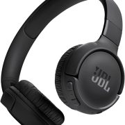 Fones de ouvido JBL Tune 520BT on-ear sem fio na cor preta com controles na concha e almofadas macias