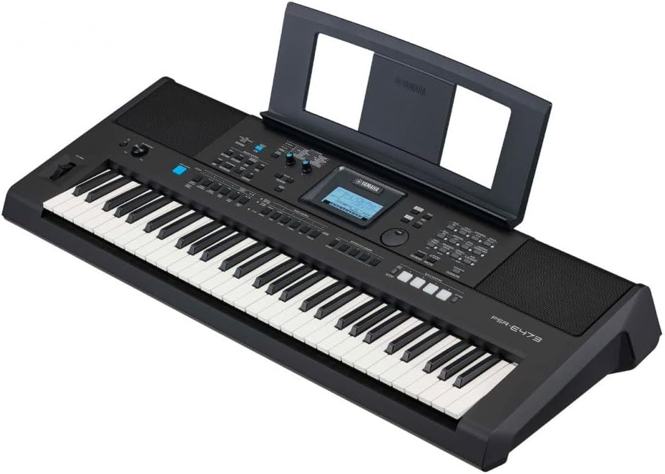 Teclado Yamaha PSR-E473 portátil preto com 61 teclas, tela LCD e alto-falantes embutidos