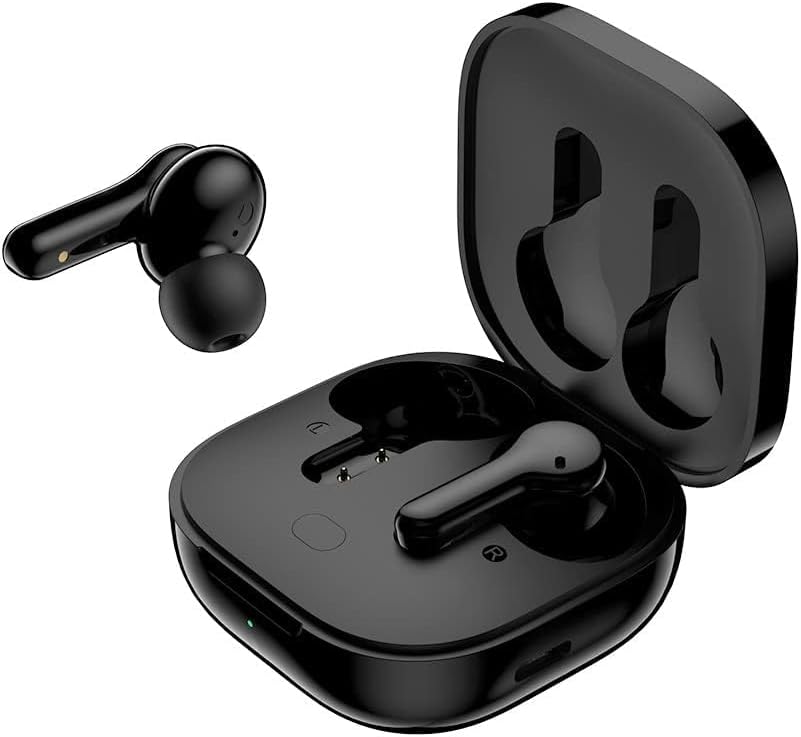 Fones de ouvido QCY T13 com estojo de carregamento aberto e um fone fora do estojo