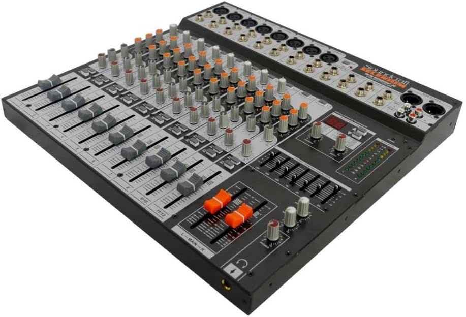 Mesa de som Soundcraft SX1202FX vista em ângulo com 12 canais e equalizador gráfico.