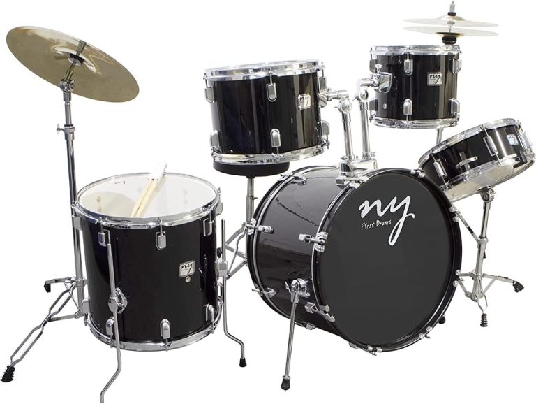 Bateria acústica NY-F1RST 2T com acabamento preto e ferragens cromadas completa com banco preto