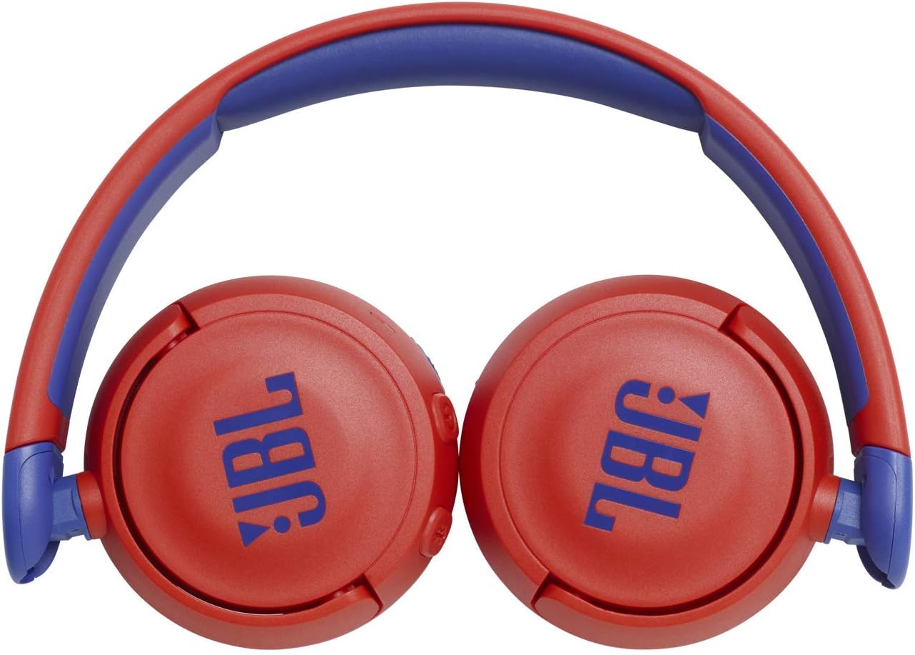 Fone de ouvido infantil JBL JR310BT vermelho com azul, com botões de controle para Bluetooth visíveis.
