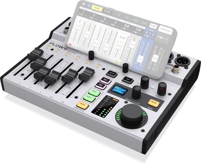 Behringer Flow 8 Mesa de Som Digital 8 Canais com Bluetooth e controle digital, vista frontal direita.