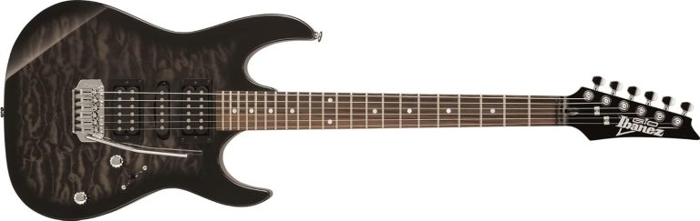 Ibanez GRX70QA TKS guitarra elétrica preta com corpo Quilted Maple, captadores H-S-H e ponte tremolo cromada vista lateral
