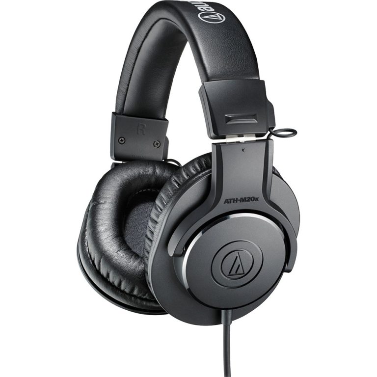 Fone de ouvido Audio Technica ATH-M20x over-ear preto com cabo e acolchoamento confortável