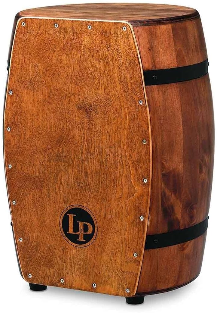 Cajon Latin Percussion M1406WB em formato de barril arredondado em madeira marrom com logo LP na frente