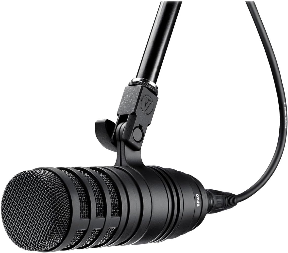 Microfone dinâmico Audio-Technica BP40 com suporte e cabo XLR, preto