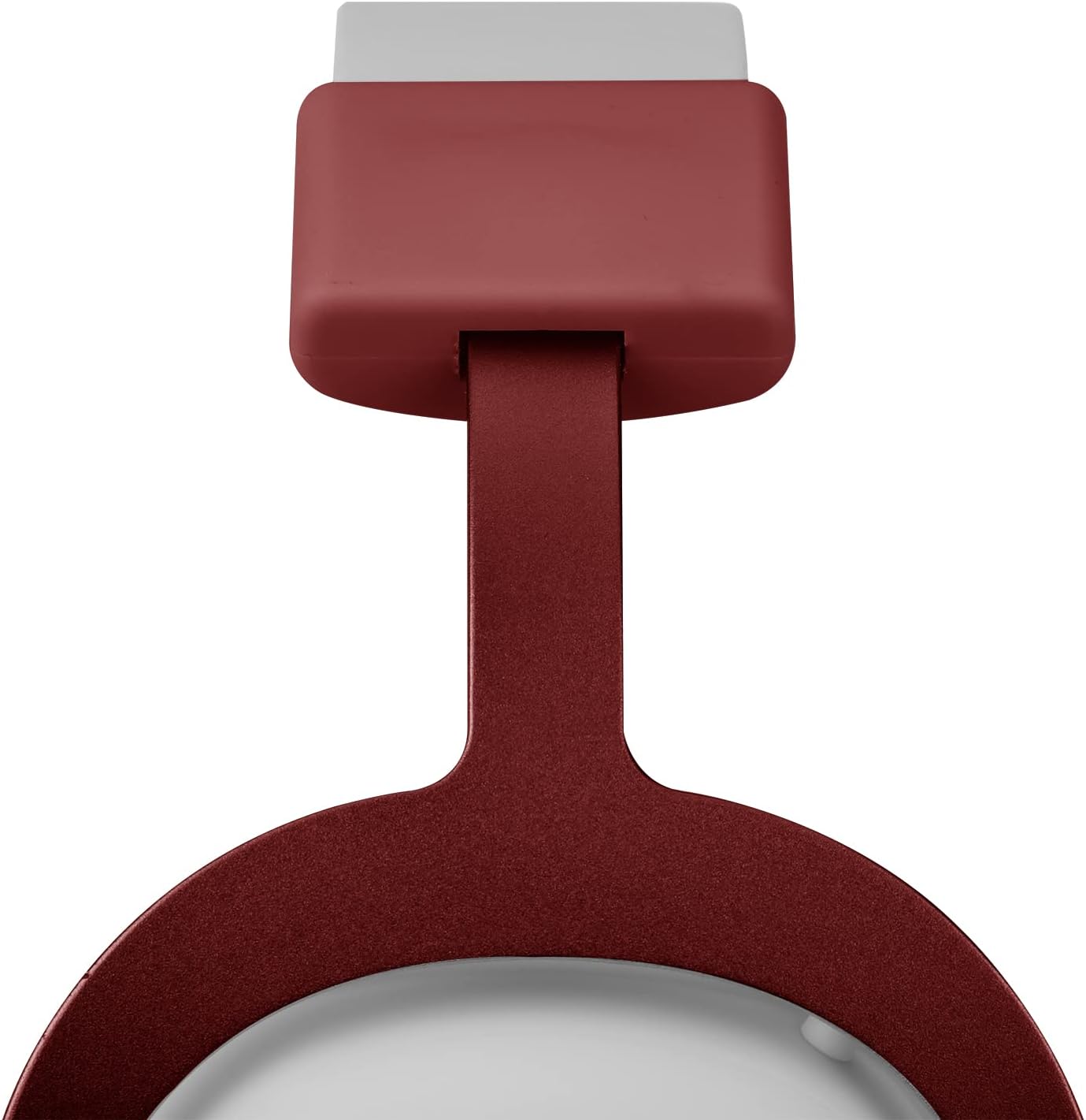 Detalhe do conector USB branco e estrutura metálica vermelha do headset gamer Redragon Zeus X.