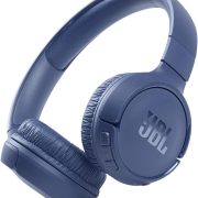 Fone de ouvido Bluetooth JBL Tune 510BT over-ear azul com botão de controle de volume e ajuste confortável.