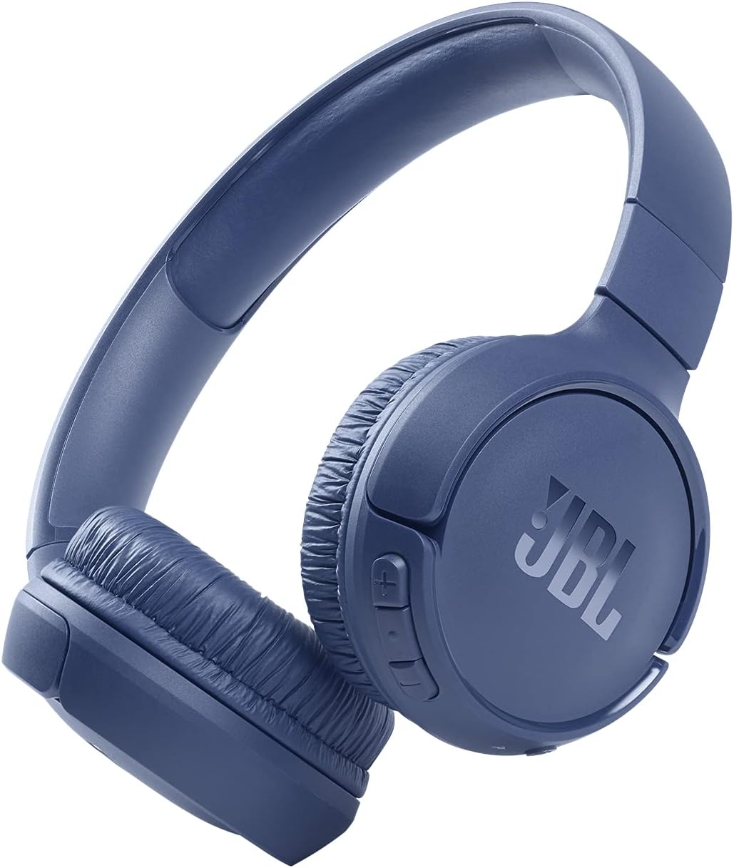 Fone de ouvido Bluetooth JBL Tune 510BT over-ear azul com botão de controle de volume e ajuste confortável.